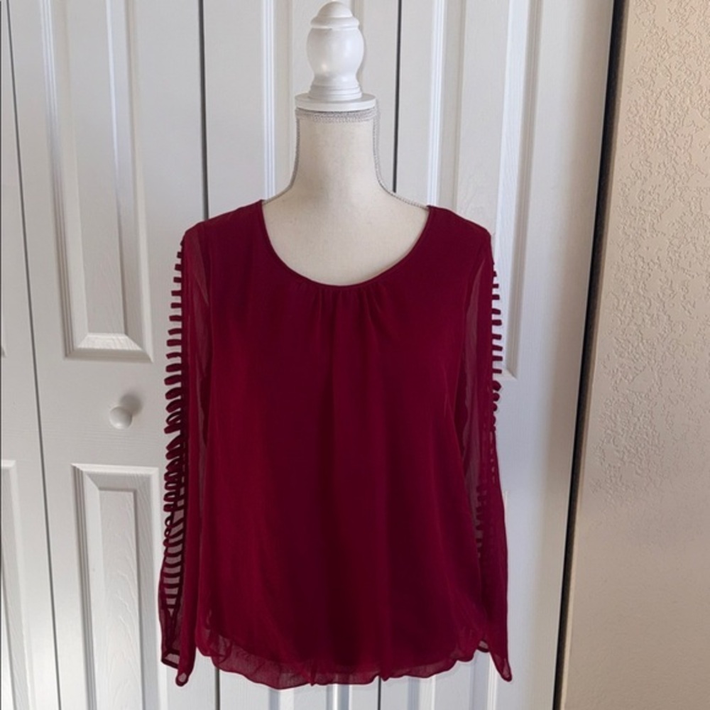 I.N. Studio - Chic Burgundy Women's Blouse with Cut-Out Sleeves
